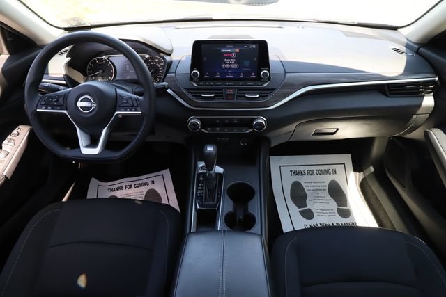 Used 2025 Nissan Altima 2.5 SV FWD image 20