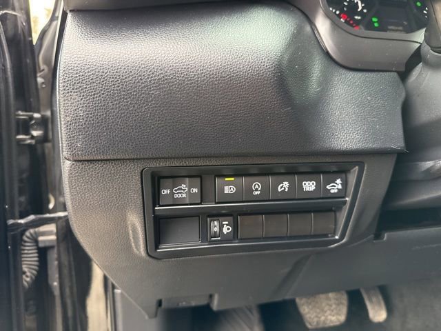 Used 2023 Toyota Tundra SR5 w/ SR5 Convenience Package AWD/4WD image 11