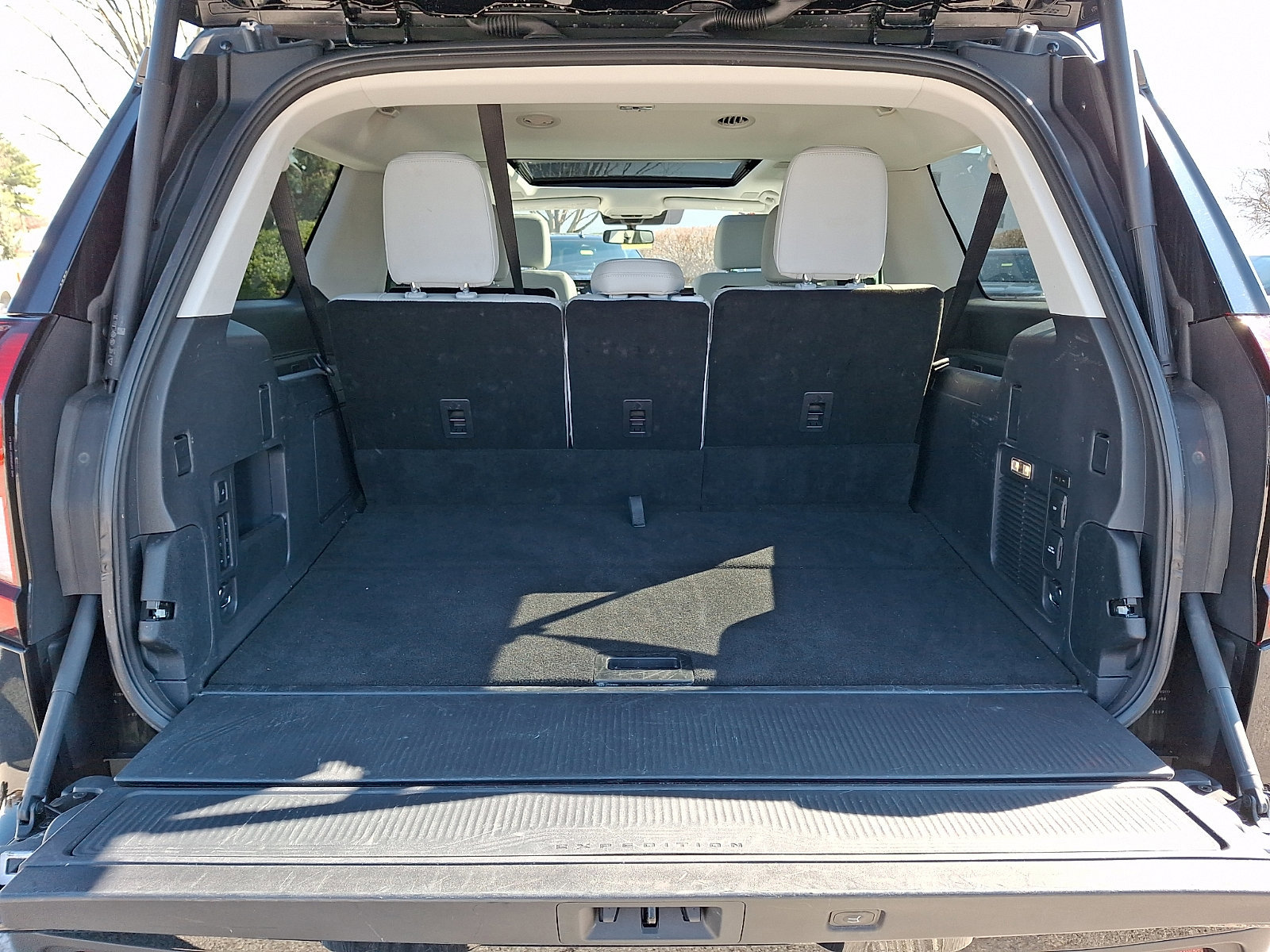 Certified 2025 Ford Expedition Max Platinum w/ Driver's Package image 33