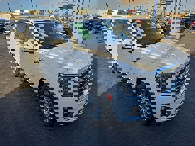 Used 2023 GMC Yukon XL SLT w/ SLT Luxury Package image 15