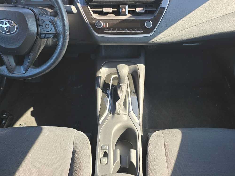 Used 2025 Toyota Corolla LE FWD image 13