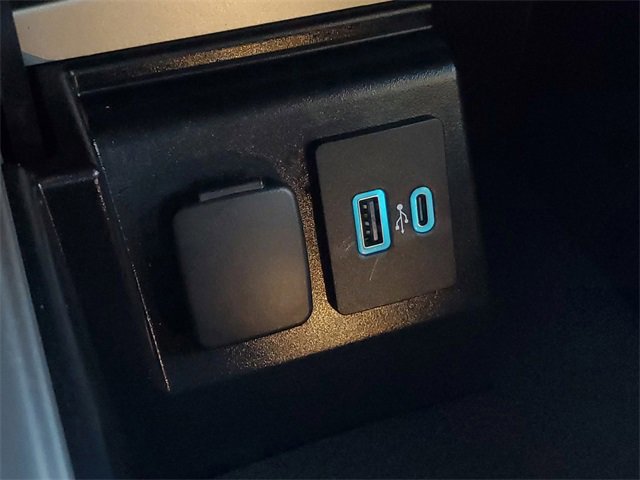 Certified 2023 Ford Explorer ST-Line w/ Class IV Trailer Tow Package image 27