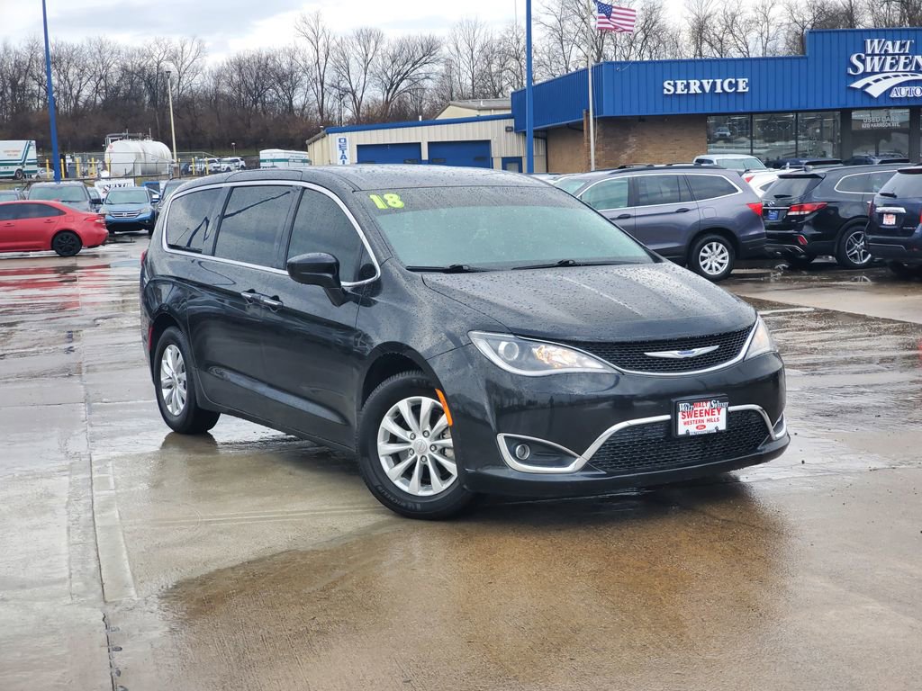 Used 2018 Chrysler Pacifica Touring Plus image 1