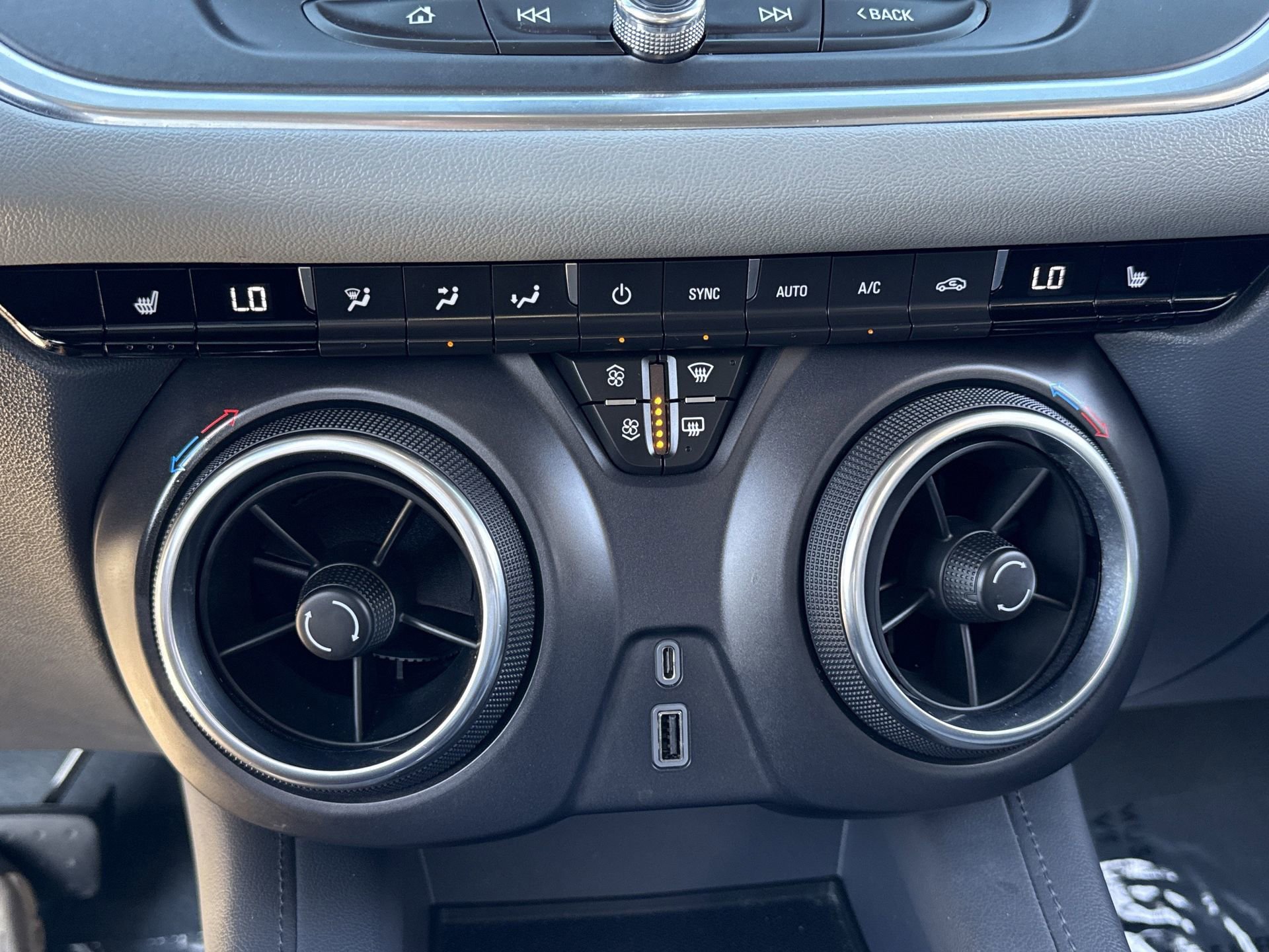 Used 2020 Chevrolet Blazer LT image 14