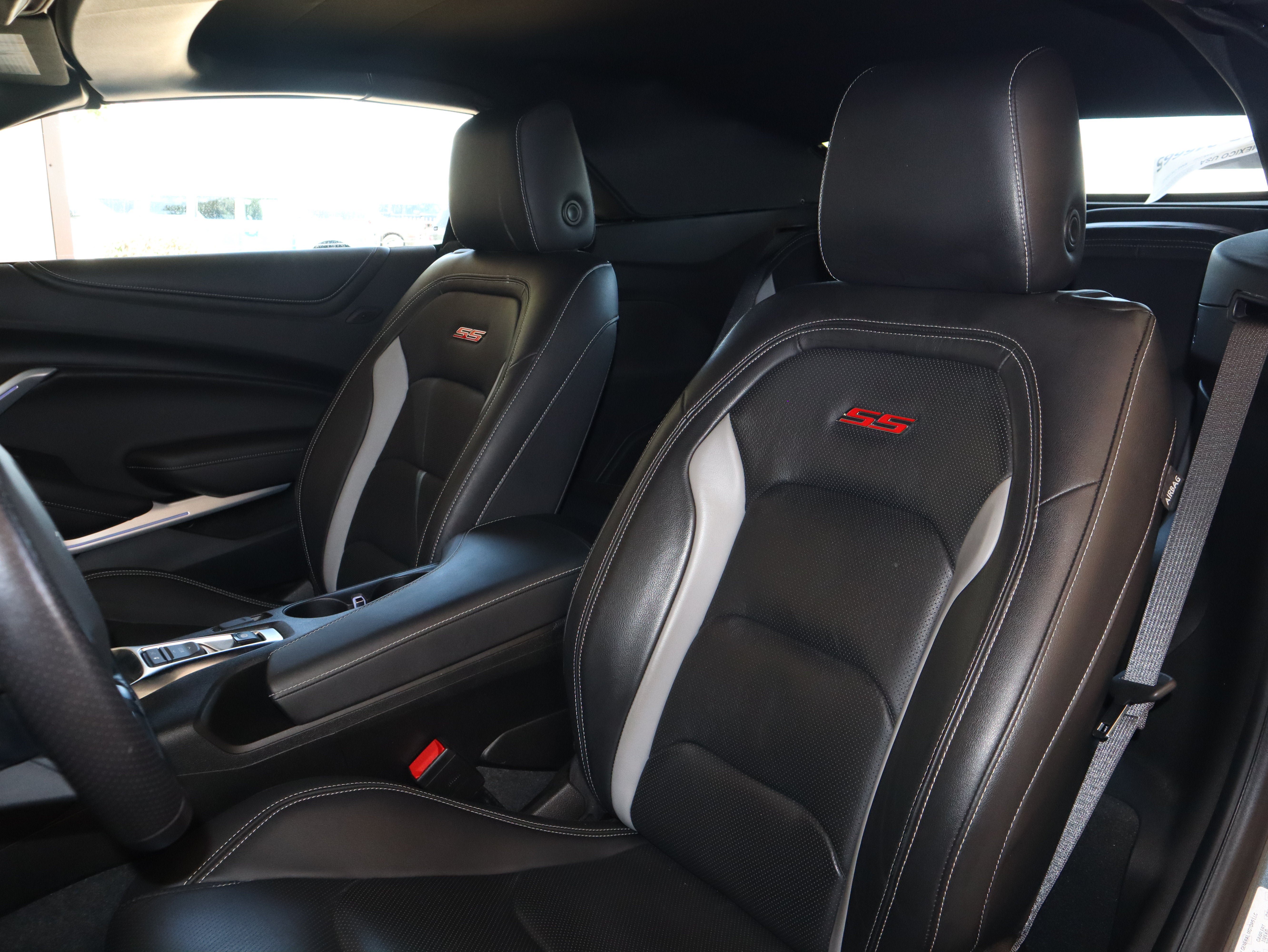 Used 2022 Chevrolet Camaro SS RWD image 31