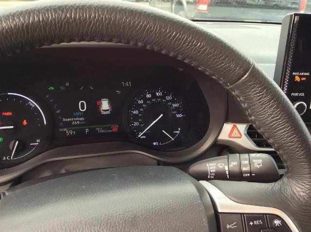 Used 2025 Toyota Sienna XLE image 23