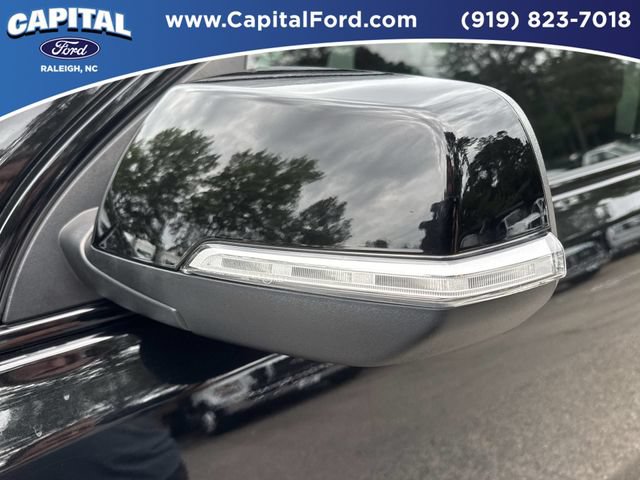 Used 2022 GMC Acadia SLE w/ Driver Convenience Package FWD image 12