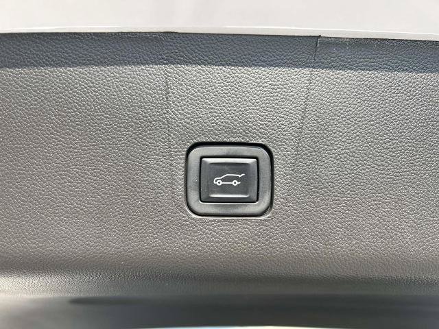 Used 2023 Chevrolet Traverse Premier AWD/4WD image 21