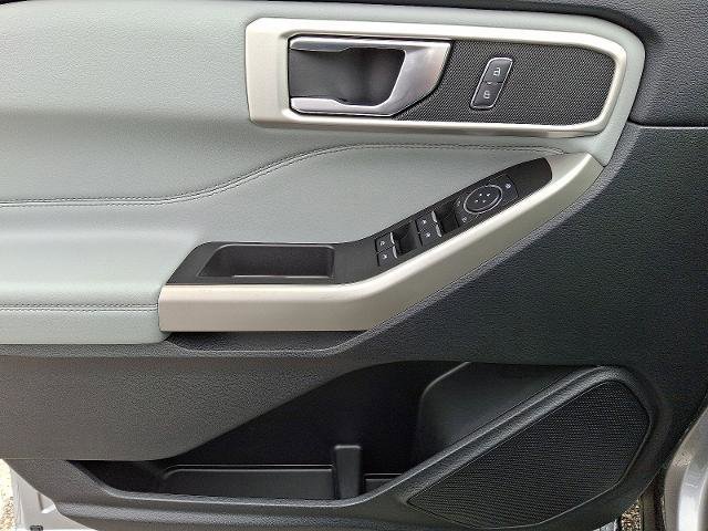 Certified 2022 Ford Explorer XLT w/ Equipment Group 202A image 13