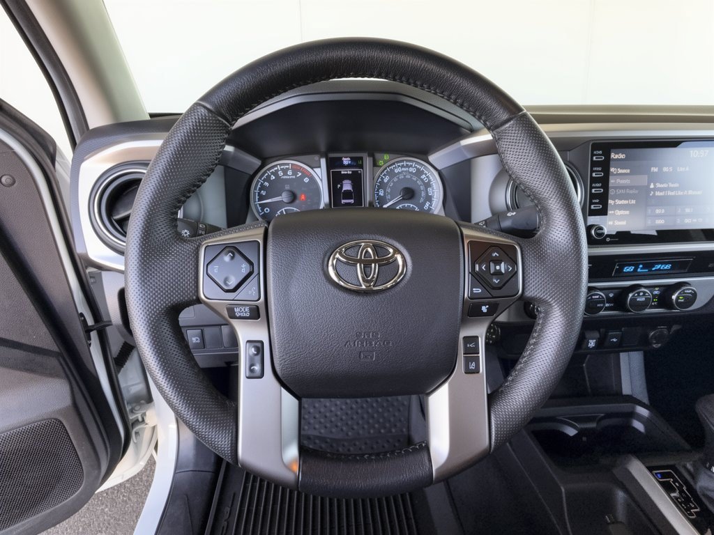 Used 2022 Toyota Tacoma SR5 AWD/4WD image 10
