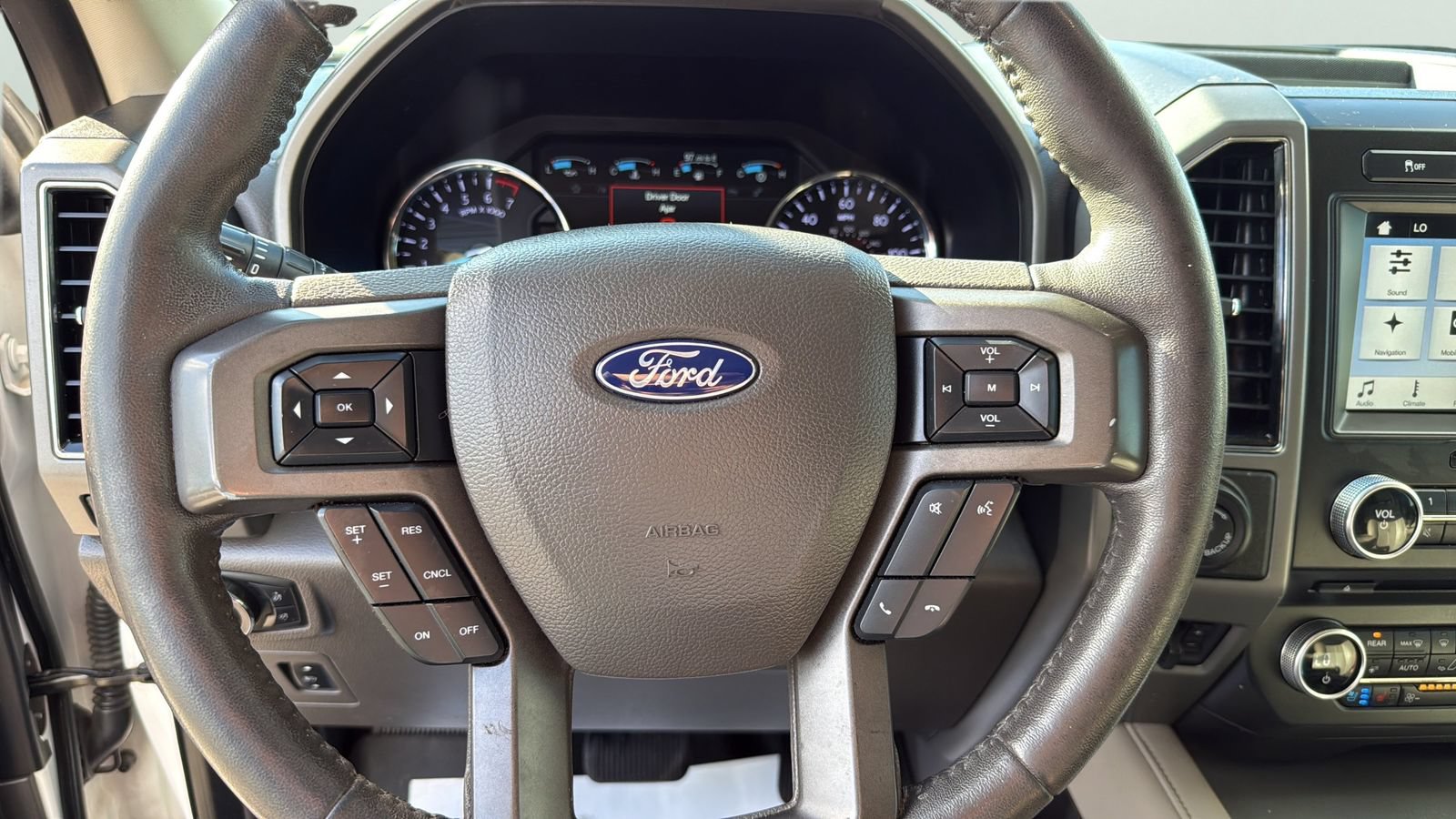 Certified 2018 Ford Expedition XLT w/ Equipment Group 202A RWD image 14