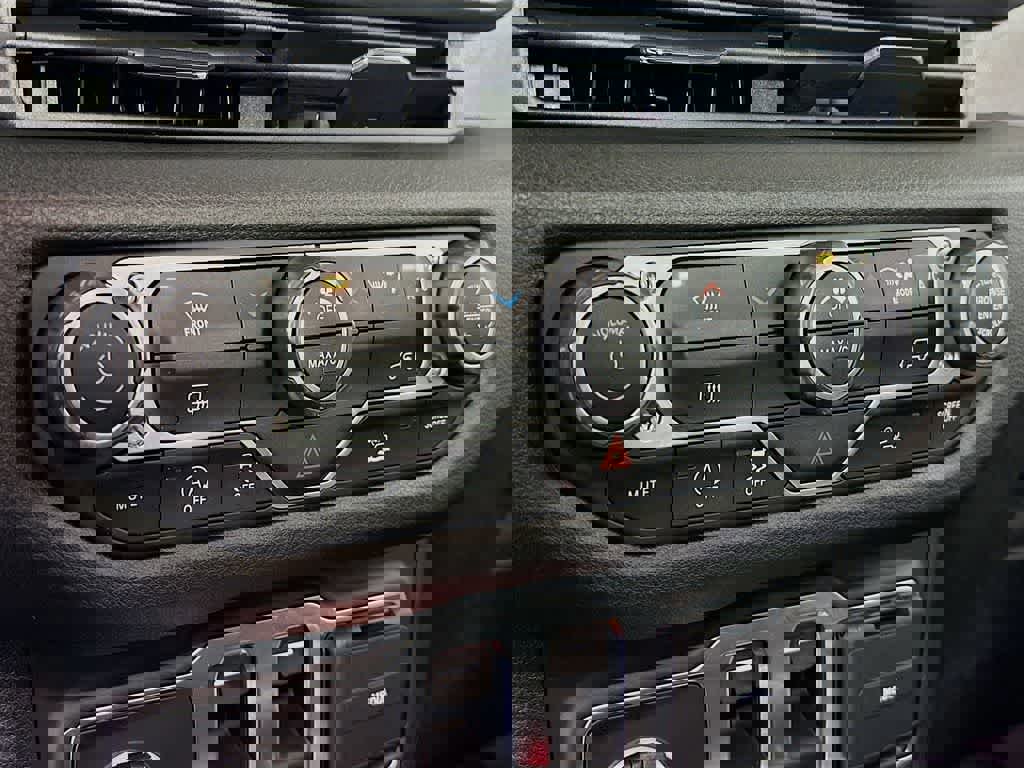 Used 2024 Jeep Wrangler Sport S image 20