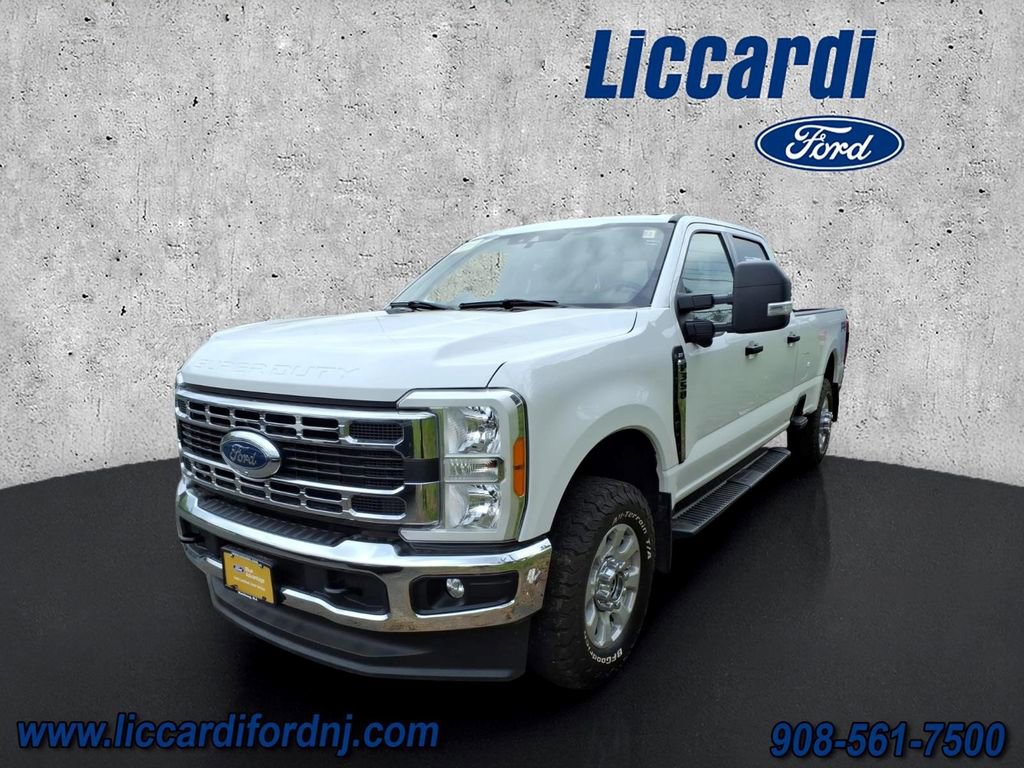 Certified 2023 Ford F350 XLT w/ 360-Degree Camera Package AWD/4WD image 3