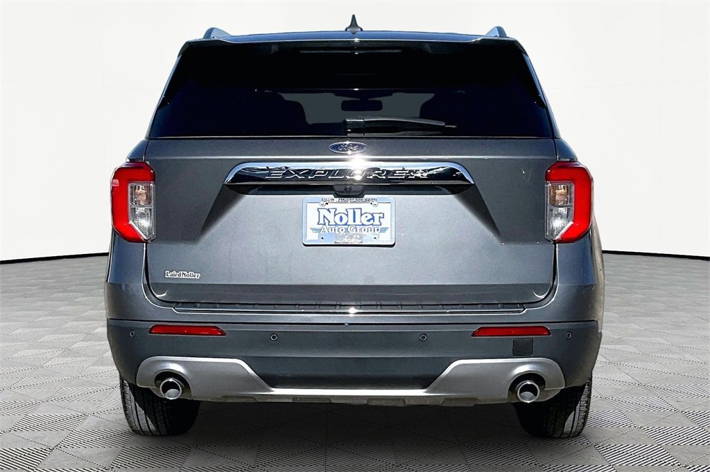 Certified 2023 Ford Explorer Limited w/ Equipment Group 301A image 4