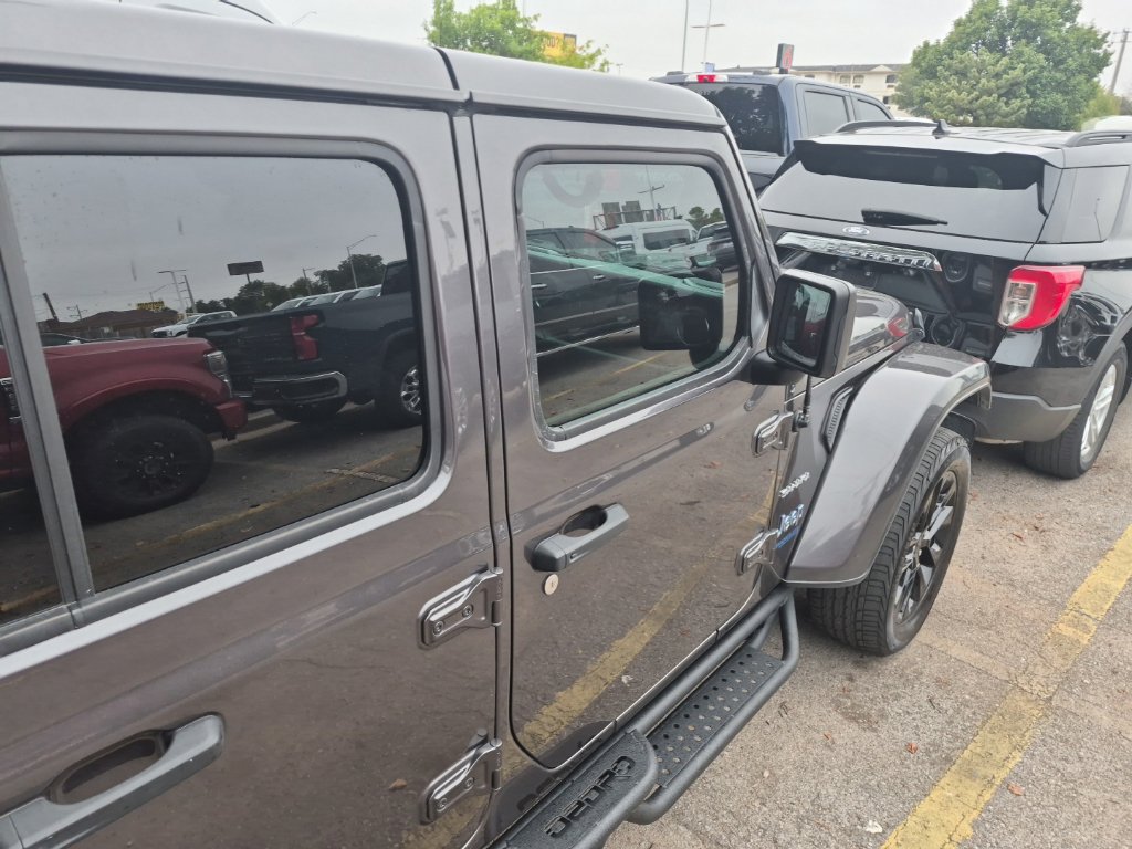 Used 2022 Jeep Wrangler Unlimited Sahara AWD/4WD image 25