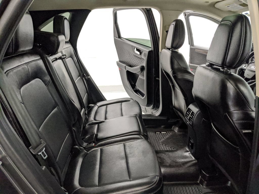 Certified 2020 Ford Escape Titanium w/ Titanium Premium Package 2.0 AWD/4WD image 19