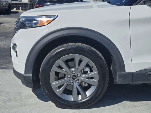 Certified 2023 Ford Explorer XLT w/ Equipment Group 202A image 8