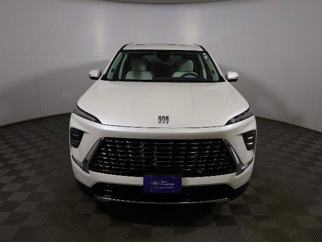 Used 2025 Buick Enclave Avenir w/ Trailering Package, 5000 lbs. AWD/4WD image 3