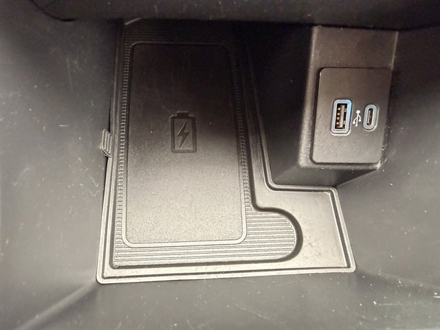Certified 2022 Ford Edge Titanium AWD/4WD image 20