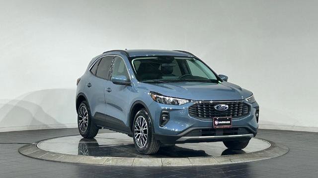 Certified 2024 Ford Escape SE FWD image 2