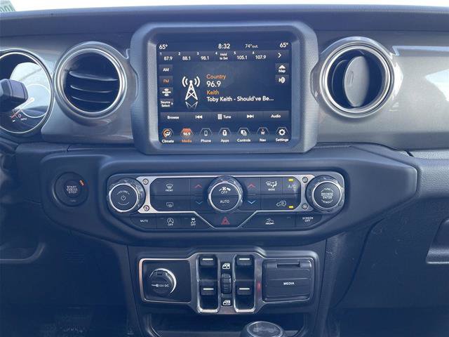 Used 2023 Jeep Wrangler Unlimited Sahara AWD/4WD image 22