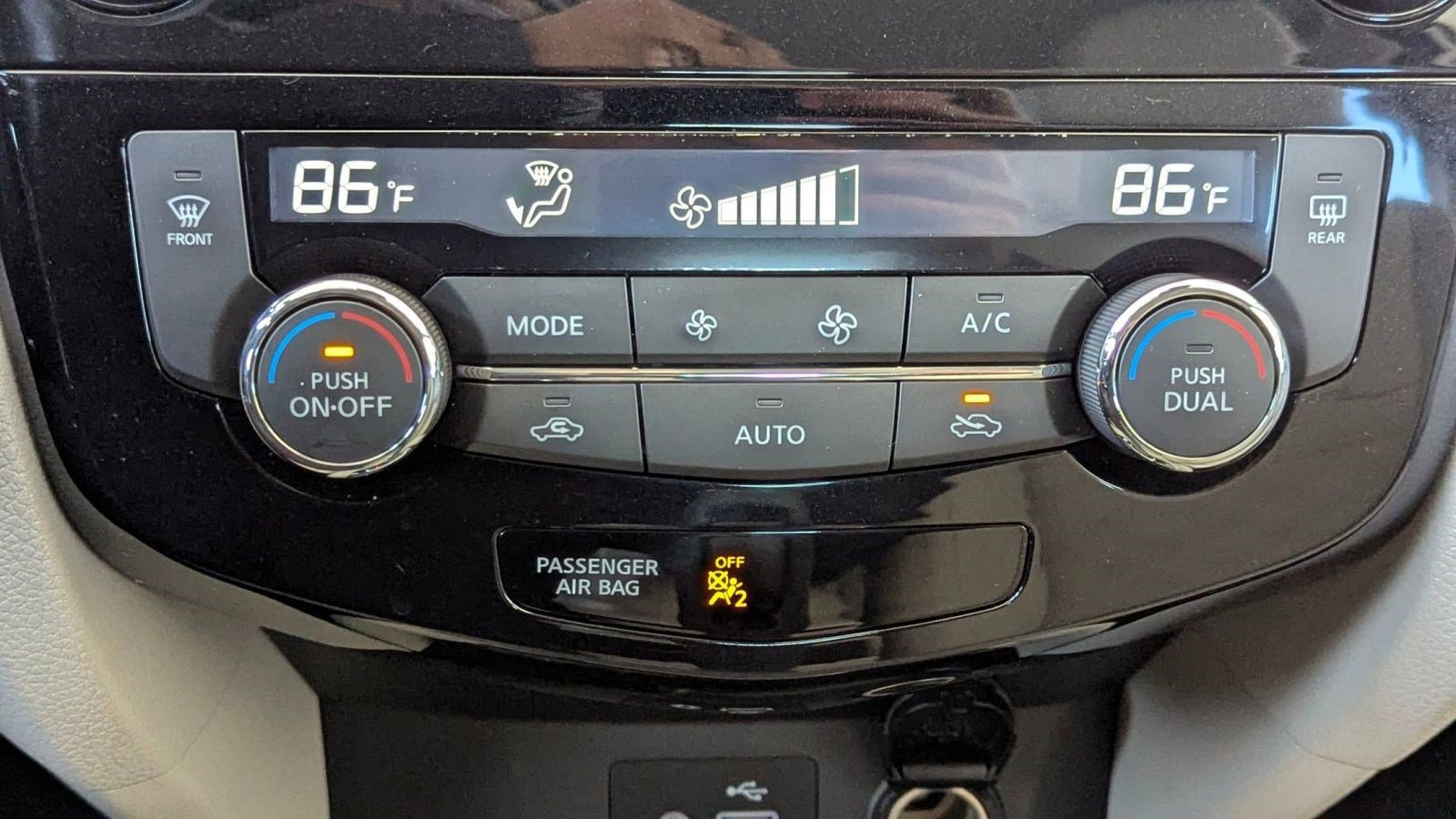 Used 2022 Nissan Rogue Sport SV w/ Technology Package image 25