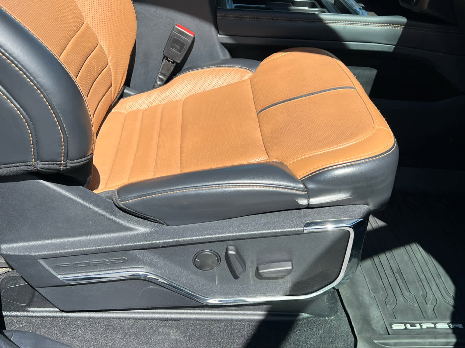 Certified 2023 Ford F350 Platinum AWD/4WD image 18