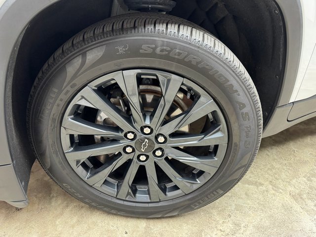 Used 2023 Chevrolet Traverse RS image 28