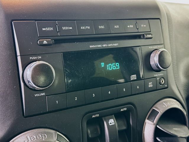 Used 2018 Jeep Wrangler Sport image 12