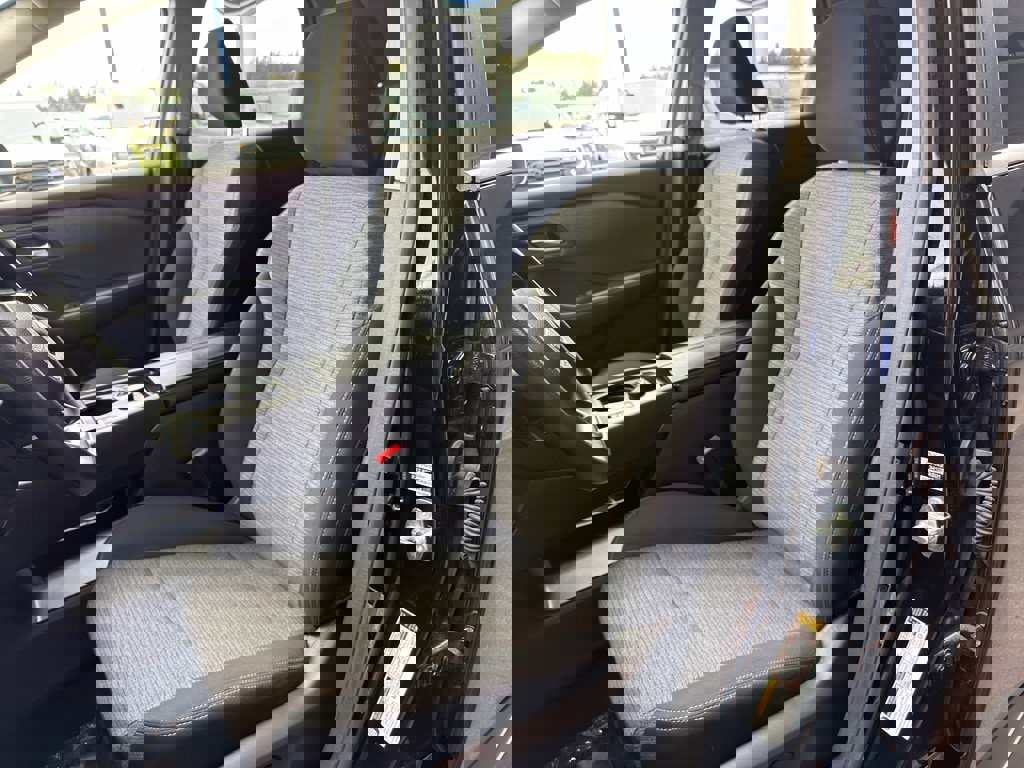 Used 2023 Nissan Rogue SV image 16