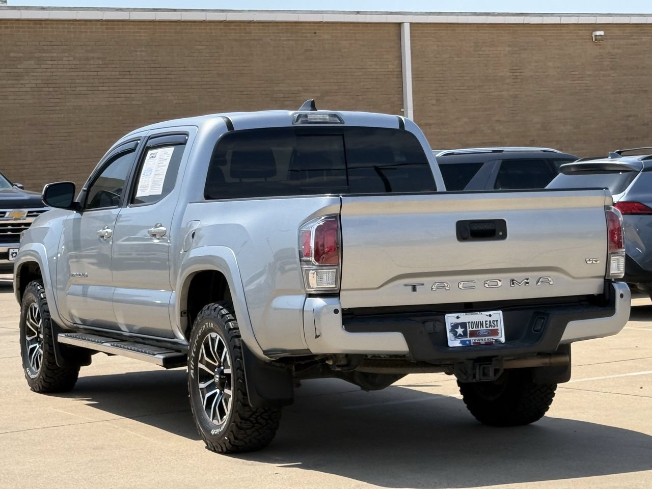 Used 2023 Toyota Tacoma TRD Sport w/ Technology Package AWD/4WD image 5