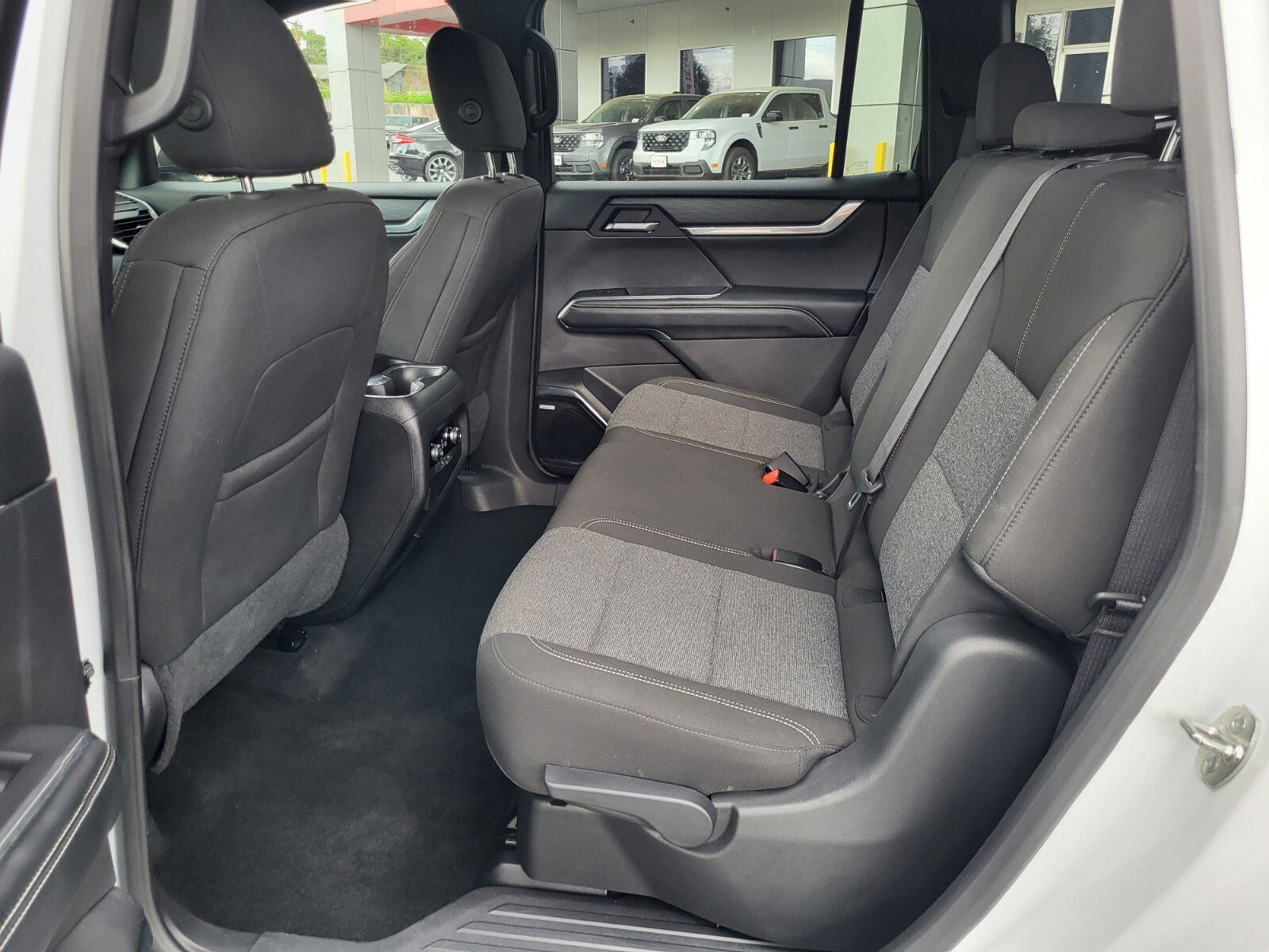 Used 2025 GMC Acadia Elevation FWD image 17