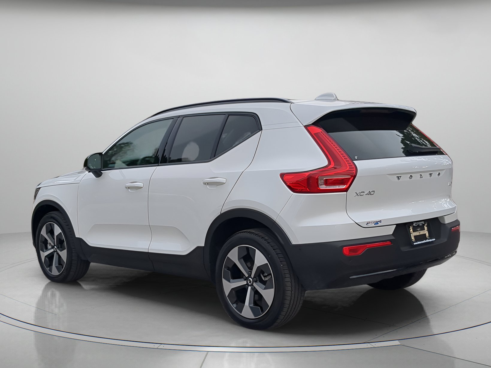 Used 2026 Volvo XC40 B5 Plus AWD/4WD image 42