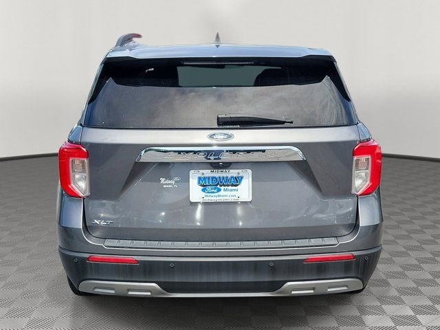 Certified 2023 Ford Explorer XLT w/ Equipment Group 202A RWD image 5