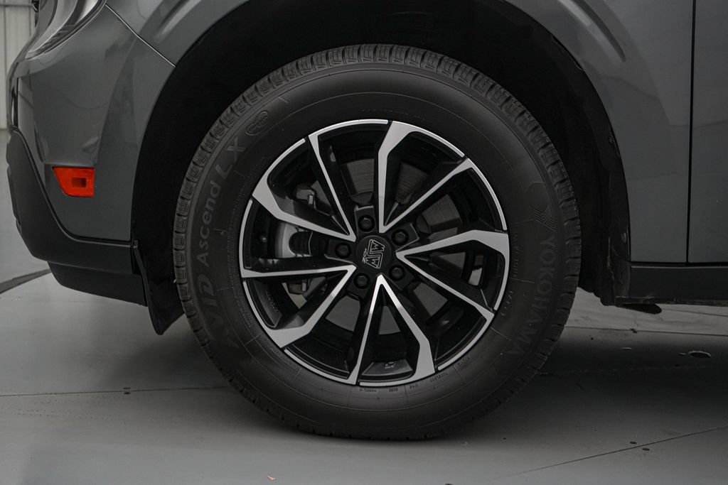 Certified 2025 Ford Maverick XL FWD image 11