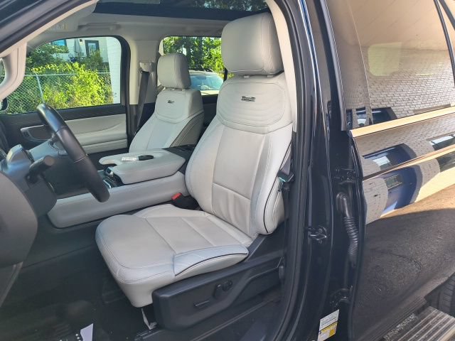 Certified 2025 Ford Expedition Platinum w/ Platinum Ultimate Package AWD/4WD image 15