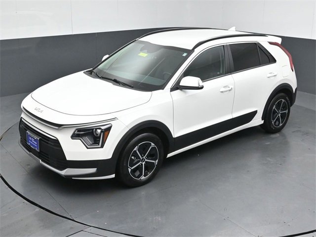 Used 2024 Kia Niro EX image 2
