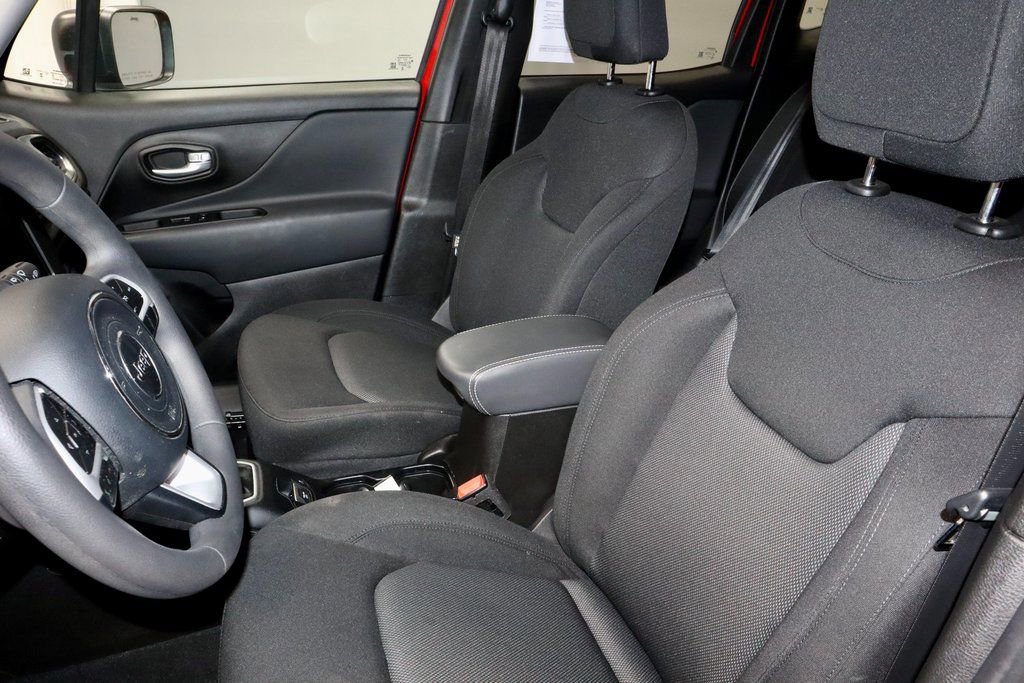 Used 2023 Jeep Renegade Latitude image 24