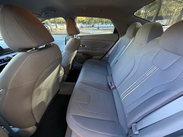 Used 2023 Hyundai Elantra SEL w/ Cargo Package image 19