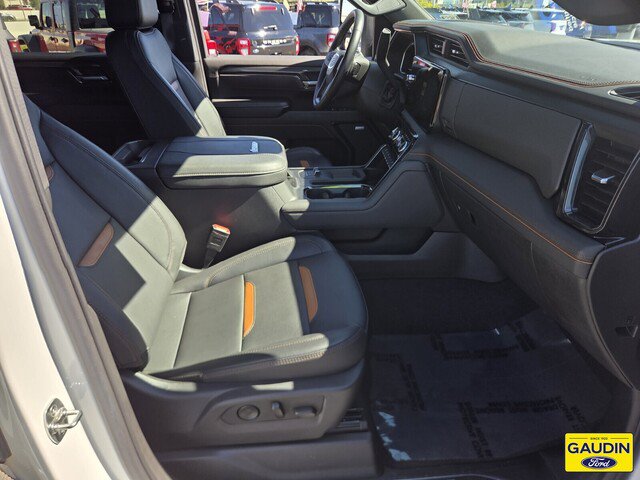 Used 2025 GMC Sierra 2500 AT4 w/ Technology Package AWD/4WD image 16