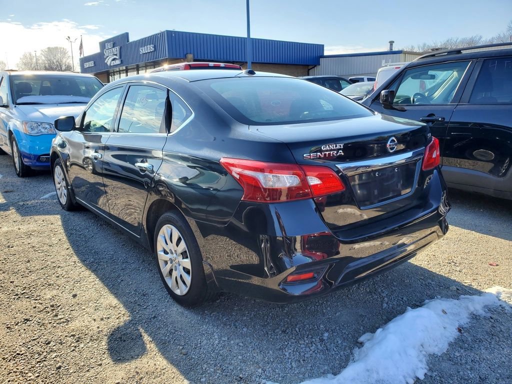 Used 2017 Nissan Sentra SV image 3