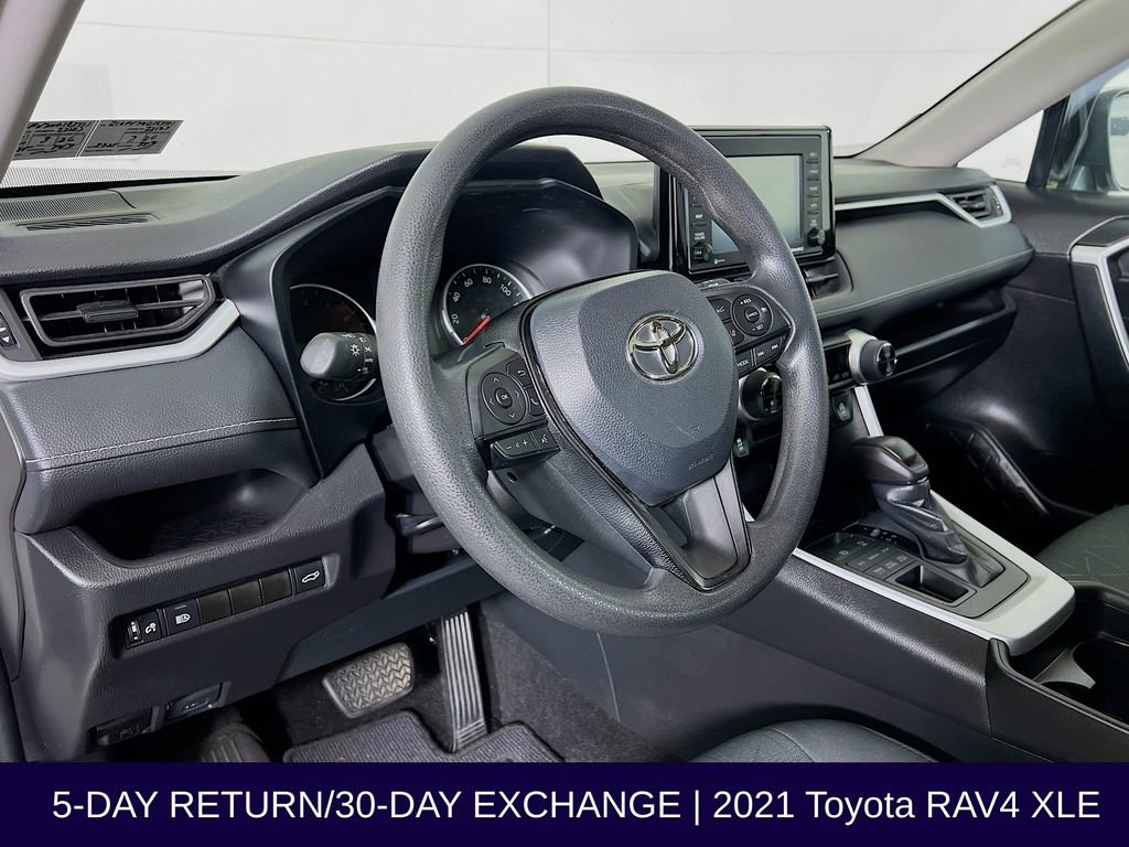 Used 2021 Toyota RAV4 XLE image 10