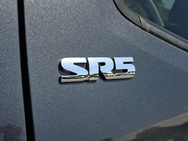 Used 2019 Toyota Tacoma SR5 AWD/4WD image 29