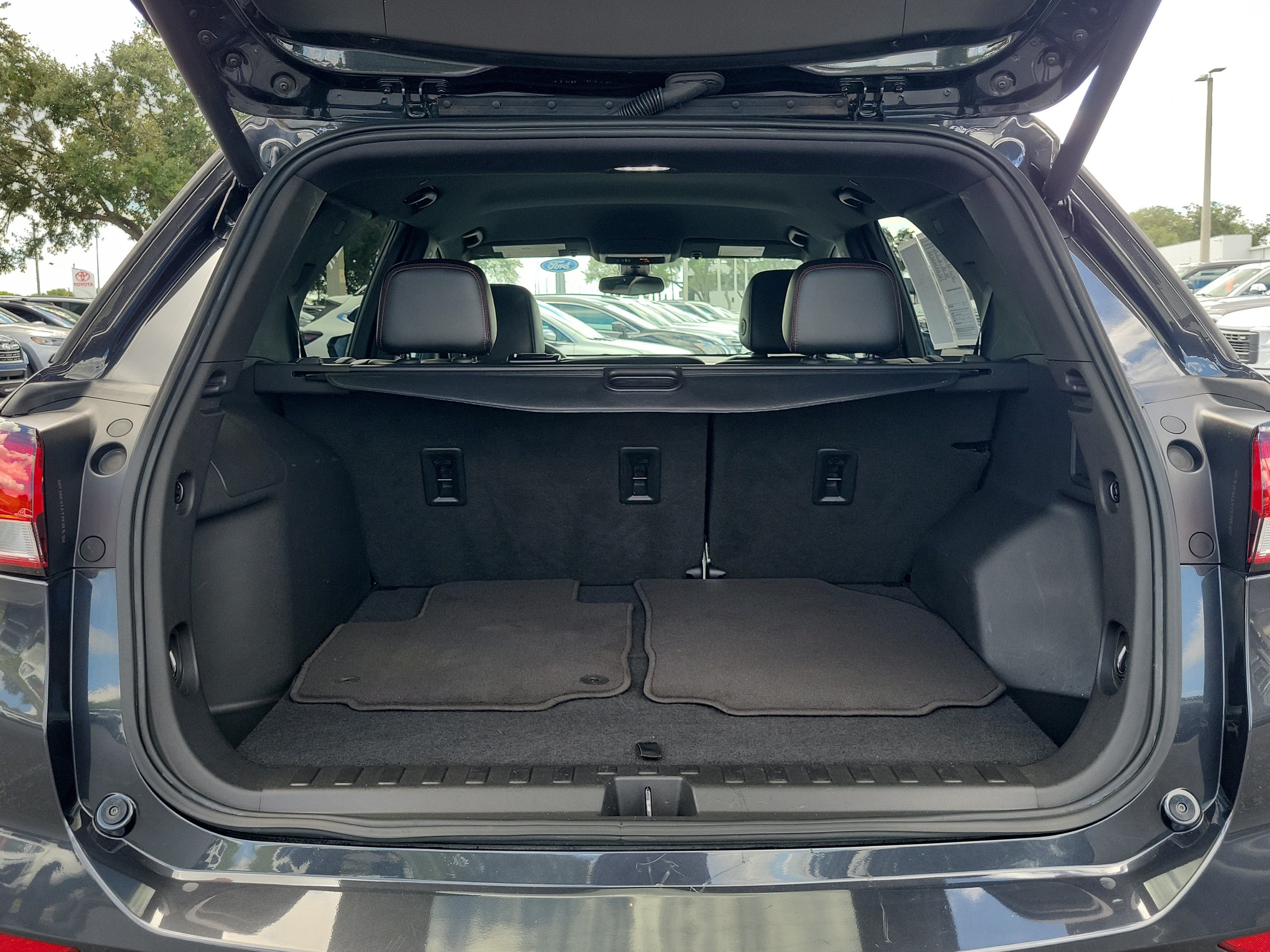 Used 2022 Chevrolet Equinox RS w/ Infotainment Package FWD image 11