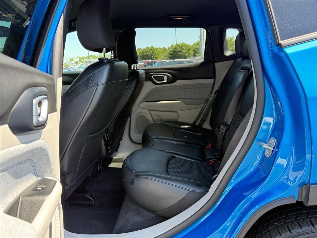 Used 2023 Jeep Compass Latitude AWD/4WD image 13