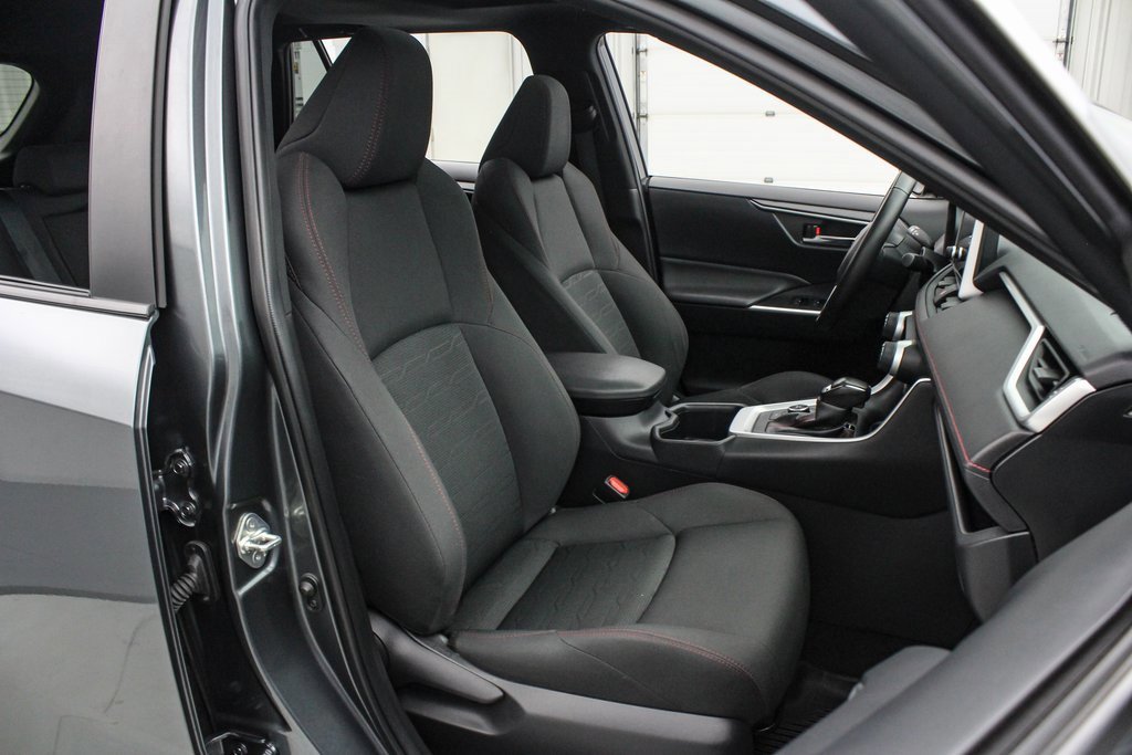 Used 2023 Toyota RAV4 SE image 21