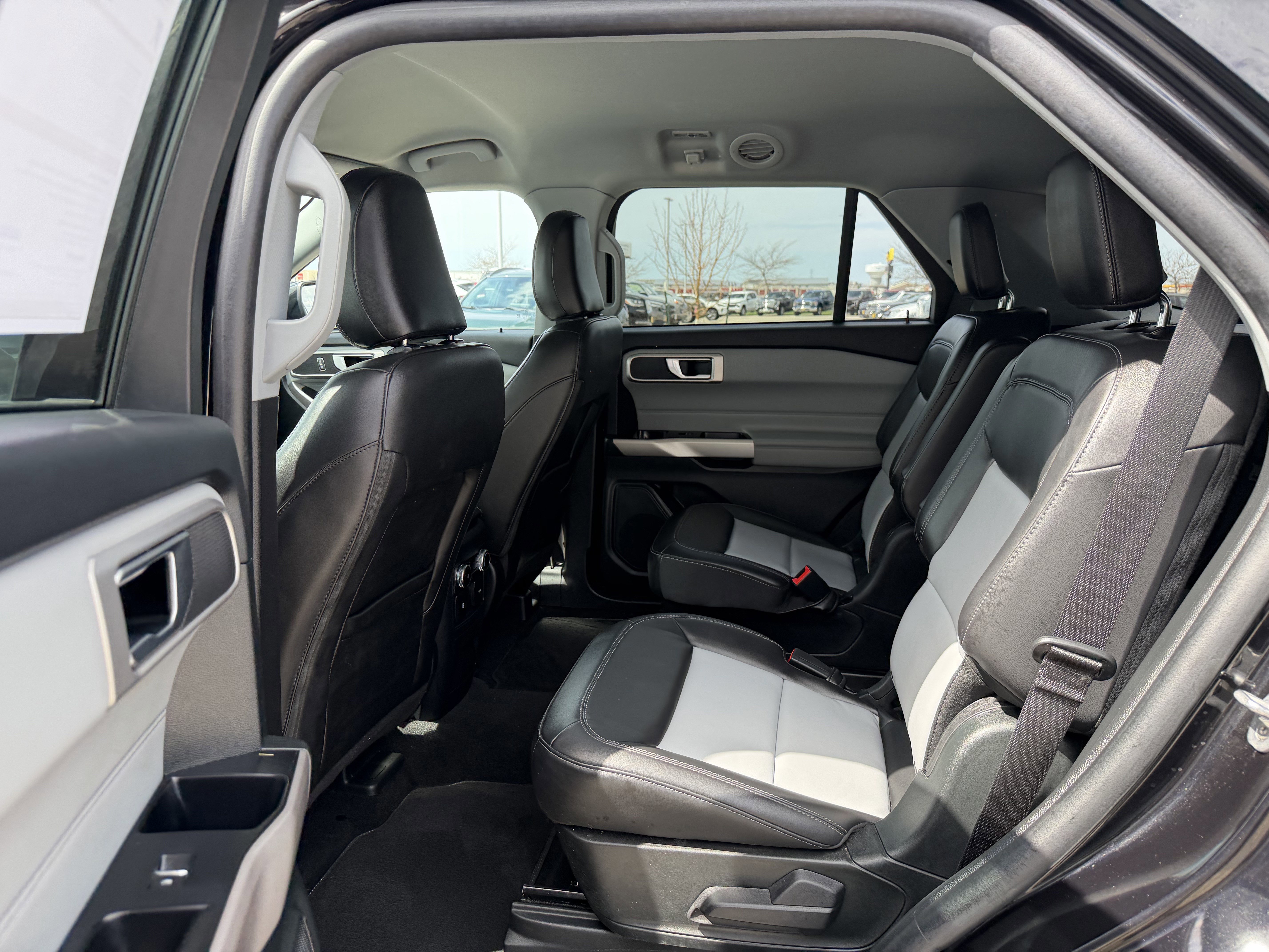 Certified 2023 Ford Explorer XLT w/ Equipment Group 202A AWD/4WD image 19