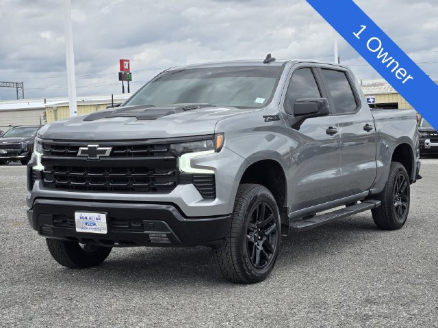 Used 2025 Chevrolet Silverado 1500 LT Trail Boss w/ Convenience Package II AWD/4WD image 3