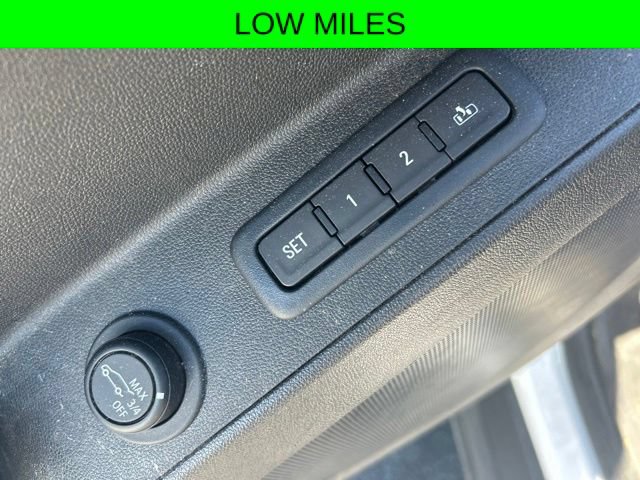 Used 2023 Chevrolet Equinox Premier AWD/4WD image 19