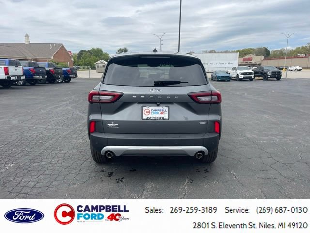 Certified 2025 Ford Escape SE FWD image 4